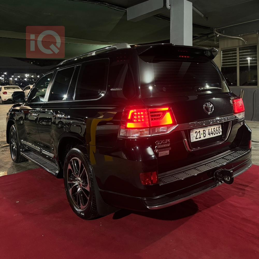 Toyota Land Cruiser